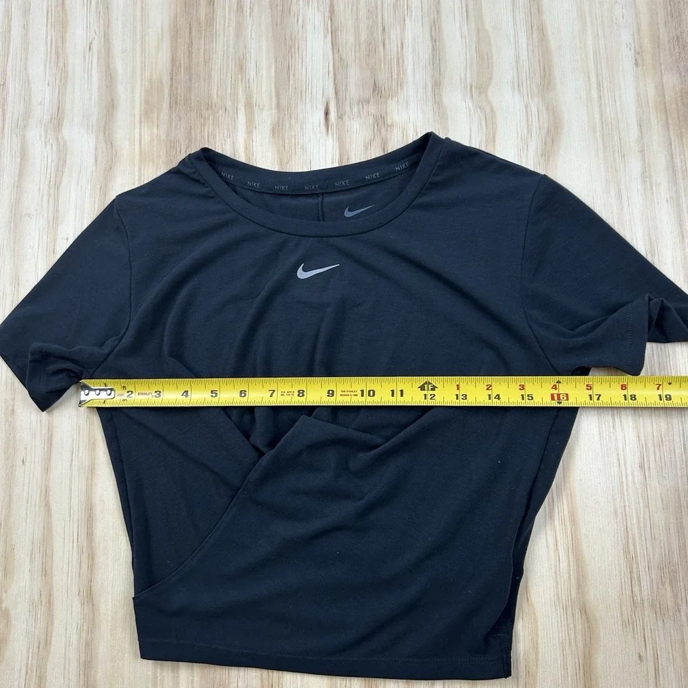 Nike Dri-FIT Woman's Black Short Sleeve Crew Neck Pullover T-Shirt Logo XS